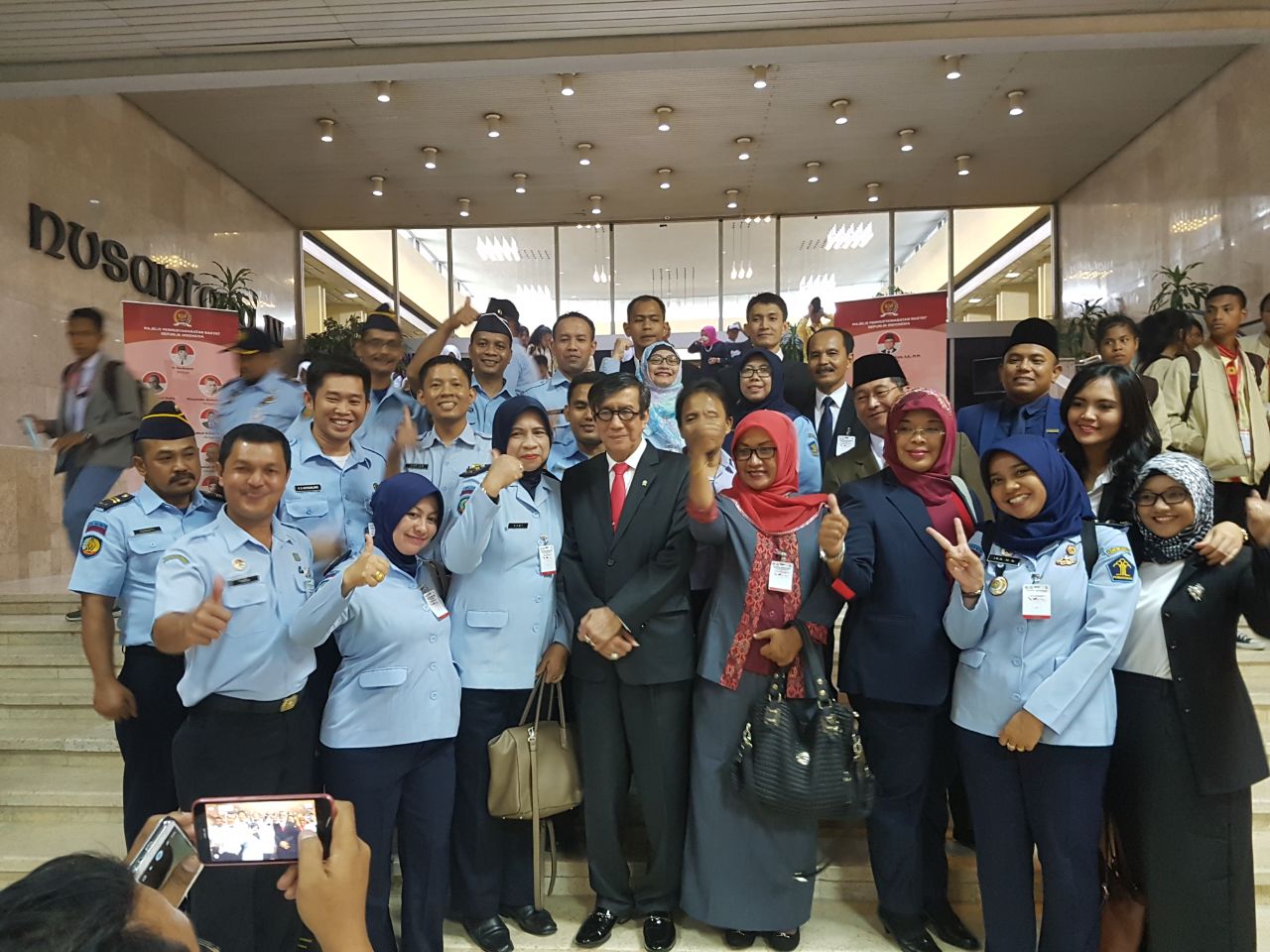 Pemberian Penghargaan Kepada Penyuluh Hukum Teladan