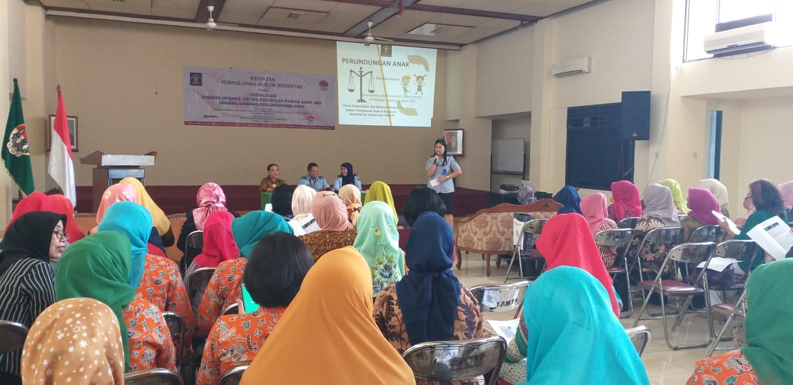Penyuluhan Hukum Serentak Bekerjasama Dengan Perwari