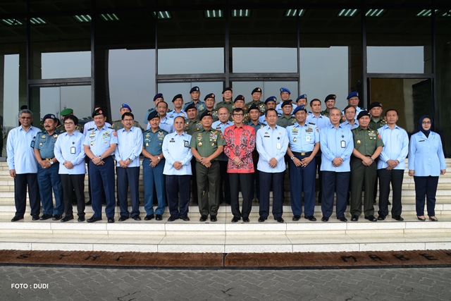 KEMENTERIAN HUKUM DAN HAM DAN TNI MENANDATANGI MOU KERJASAMA DIBIDANG KEAMANAN LAPAS