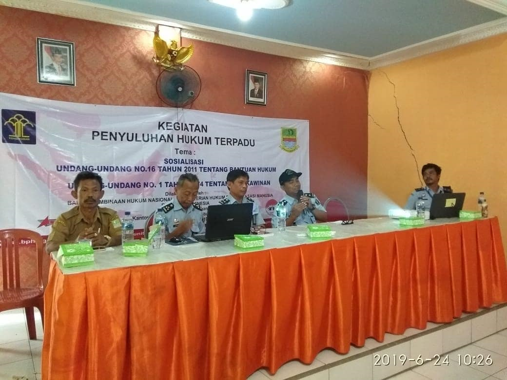 Ceramah Penyuluhan Hukum Terpadu di Kantor Desa Karanganyar
