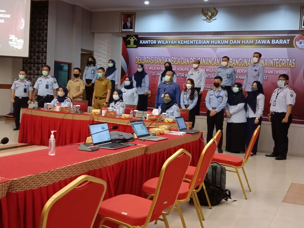 Pembinaan Penyuluh Hukum dan Sosialisasi Aplikasi SIPAKET Luhkum pada Kanwil Kemenkumham Jawa Barat