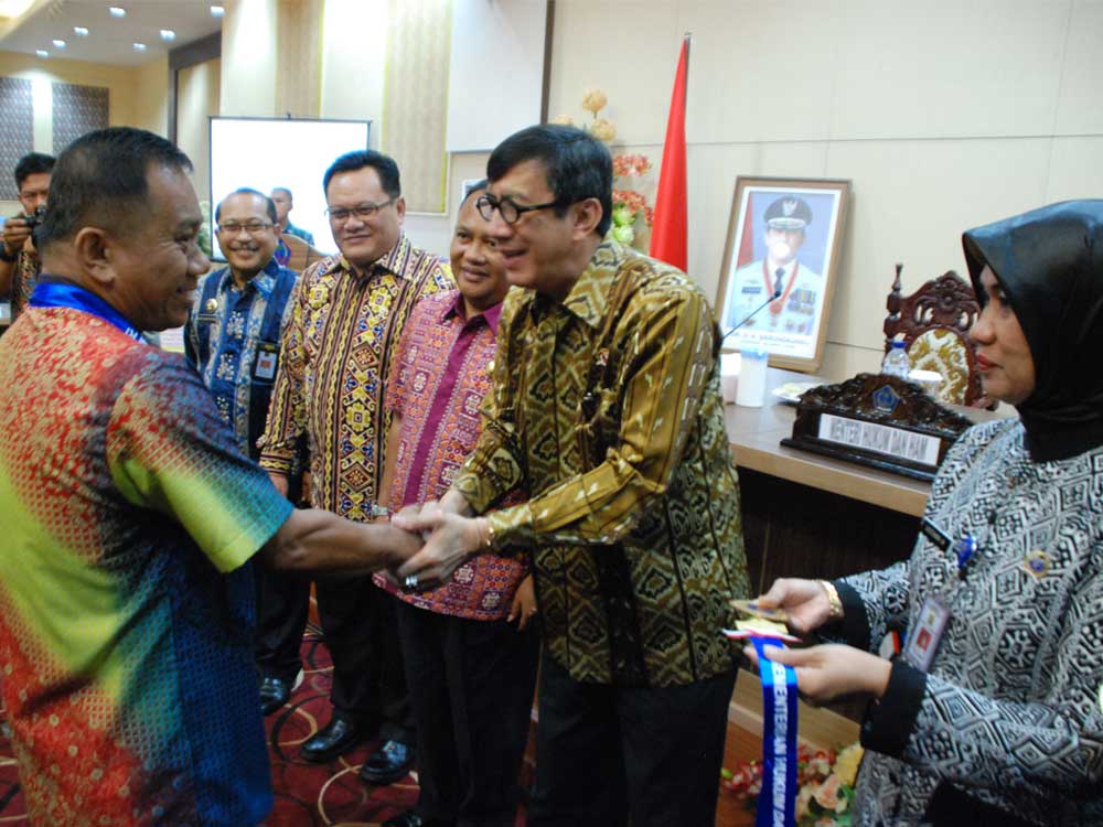 Menteri Hukum dan HAM RI Meresmikan Desa/Kelurahan Sadar Hukum di Provinsi Sulawesi Utara