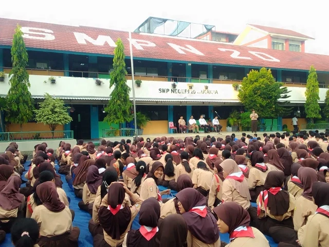 BPHN Berikan Edukasi Kesadaran Hukum pada Siswa SMP Negeri 20 Jakarta Timur