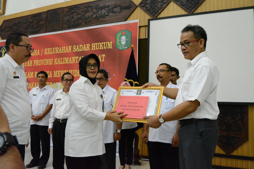 PERESMIAN 103 DESA/KELURAHAN SADAR HUKUM DI PROVINSI KALIMANTAN BARAT