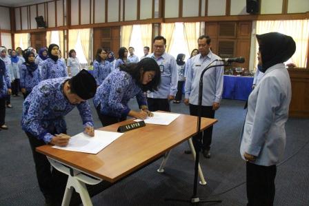Kepala BPHN Melantik CPNS di Lingkungan BPHN